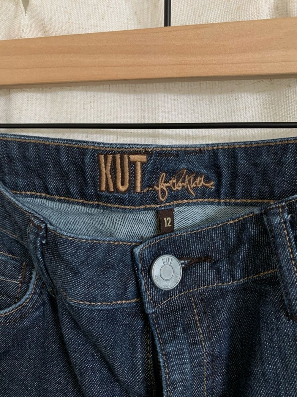 Kut from the Kloth women’s Boot Cut Dark Blue Straight Jeans size 12 - Picture 2 of 9